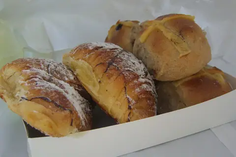 The Crusty Loaf Bakery Plainmoor photo 2